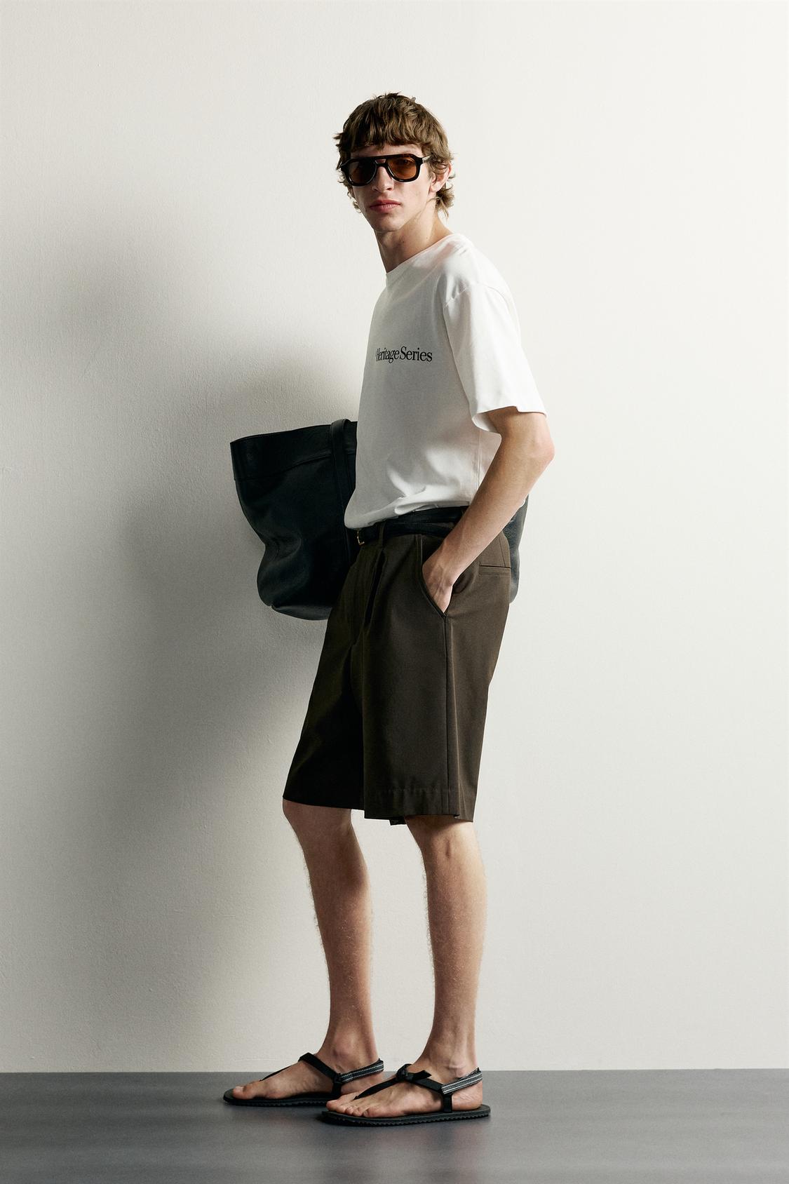 CONTRAST PRINT RELAXED FIT T-SHIRT