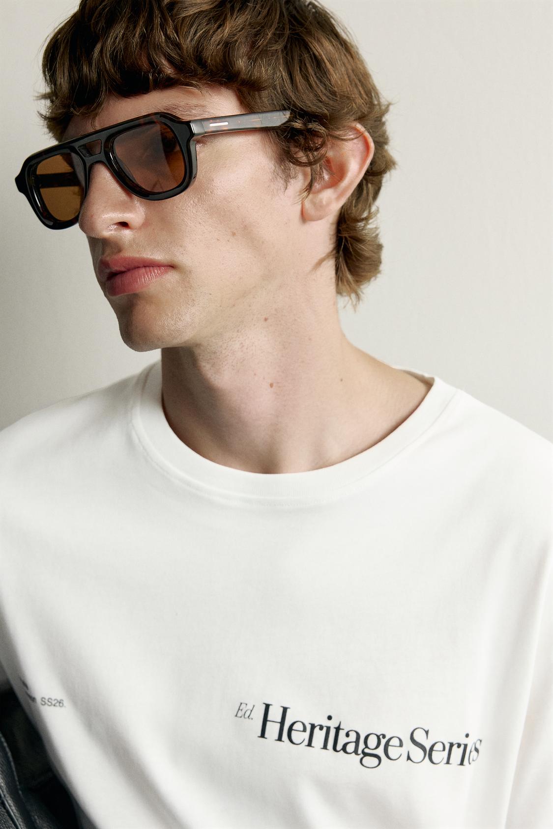 CONTRAST PRINT RELAXED FIT T-SHIRT