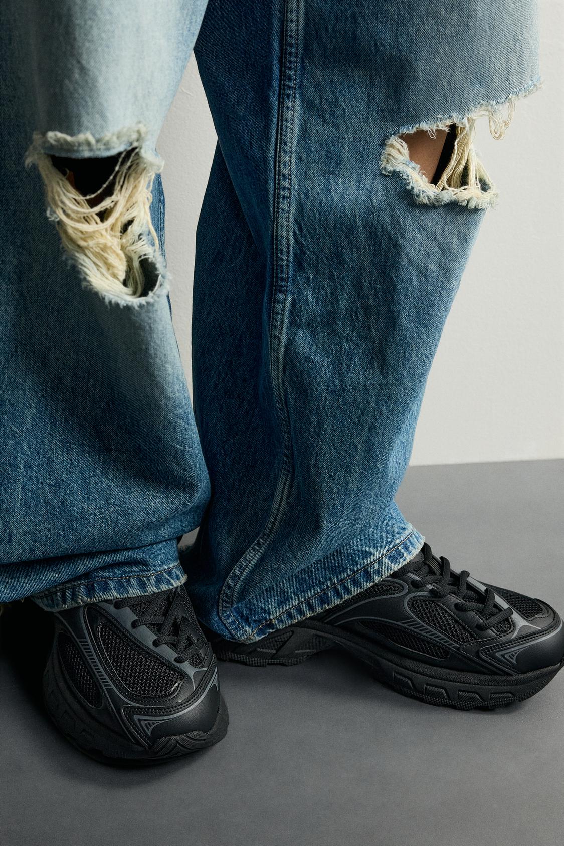 CHUNKY SOLE TRAINERS